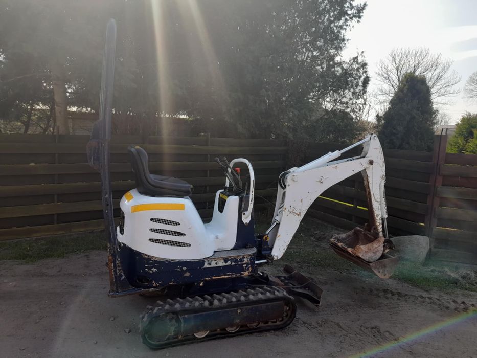 Minikoparka Jcb 8010 z rozsuwem, miesci sie do busa  1300kg wagi