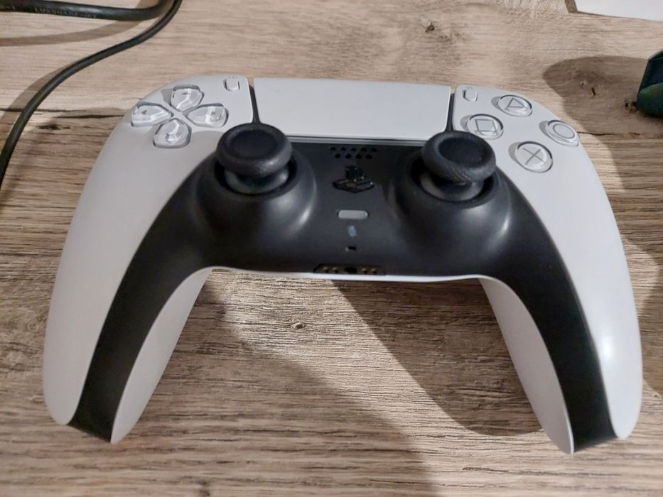 Продам комплектний dualsense з ps5 slim