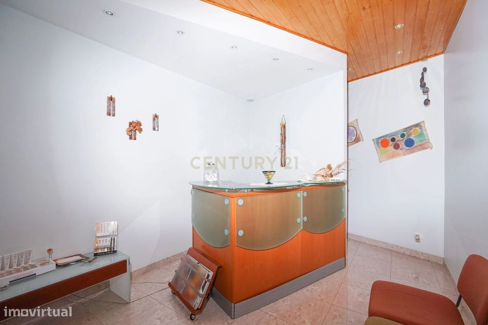 Loja  mobilada- Coimbra