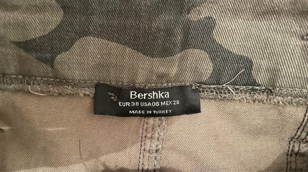 Spodnie moro bershka r 38