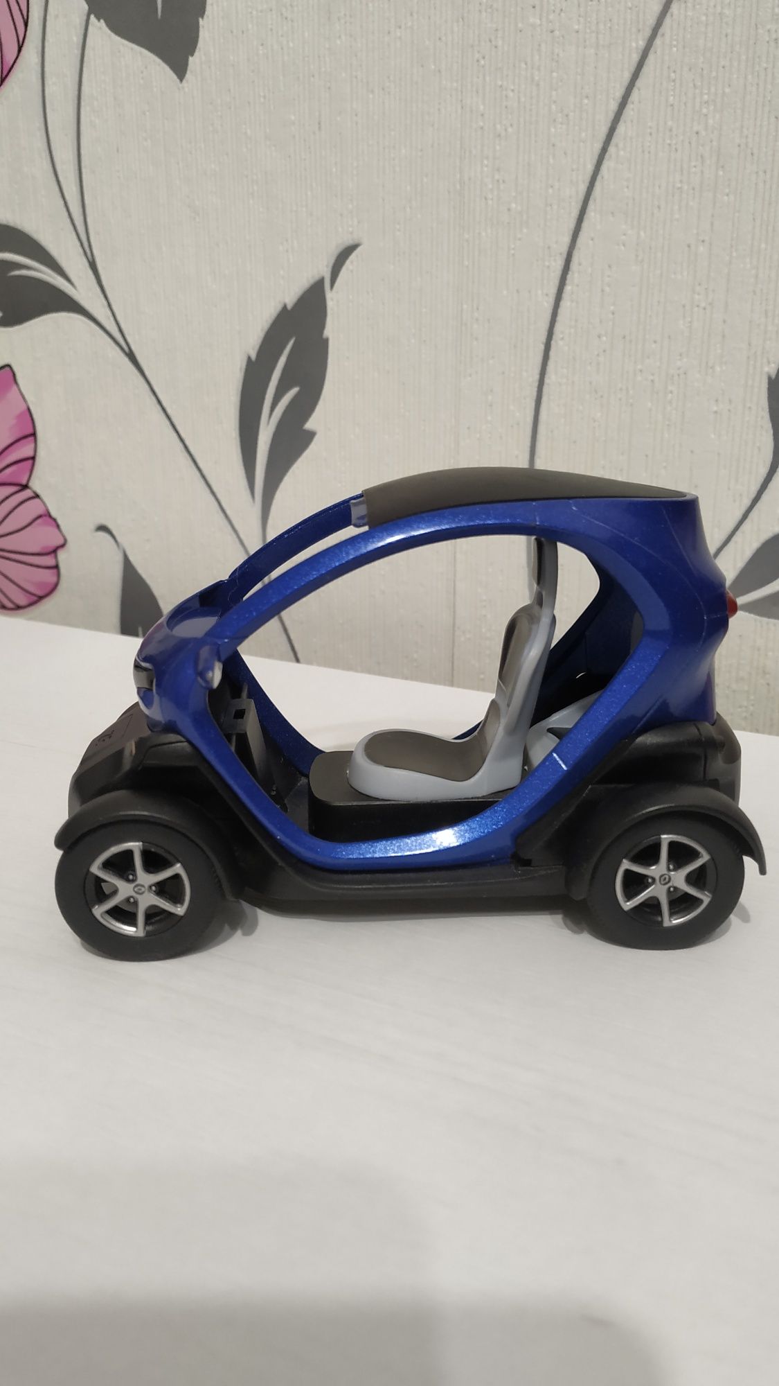 Машинка Kinsfun KT Renaulttwizy