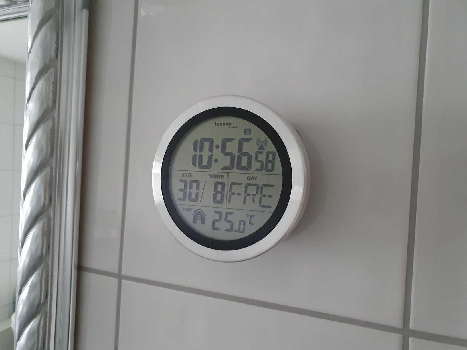 Technoline cyfrowy radiowy zegar ścienny srebrny, Ø 147 x 79 mm
