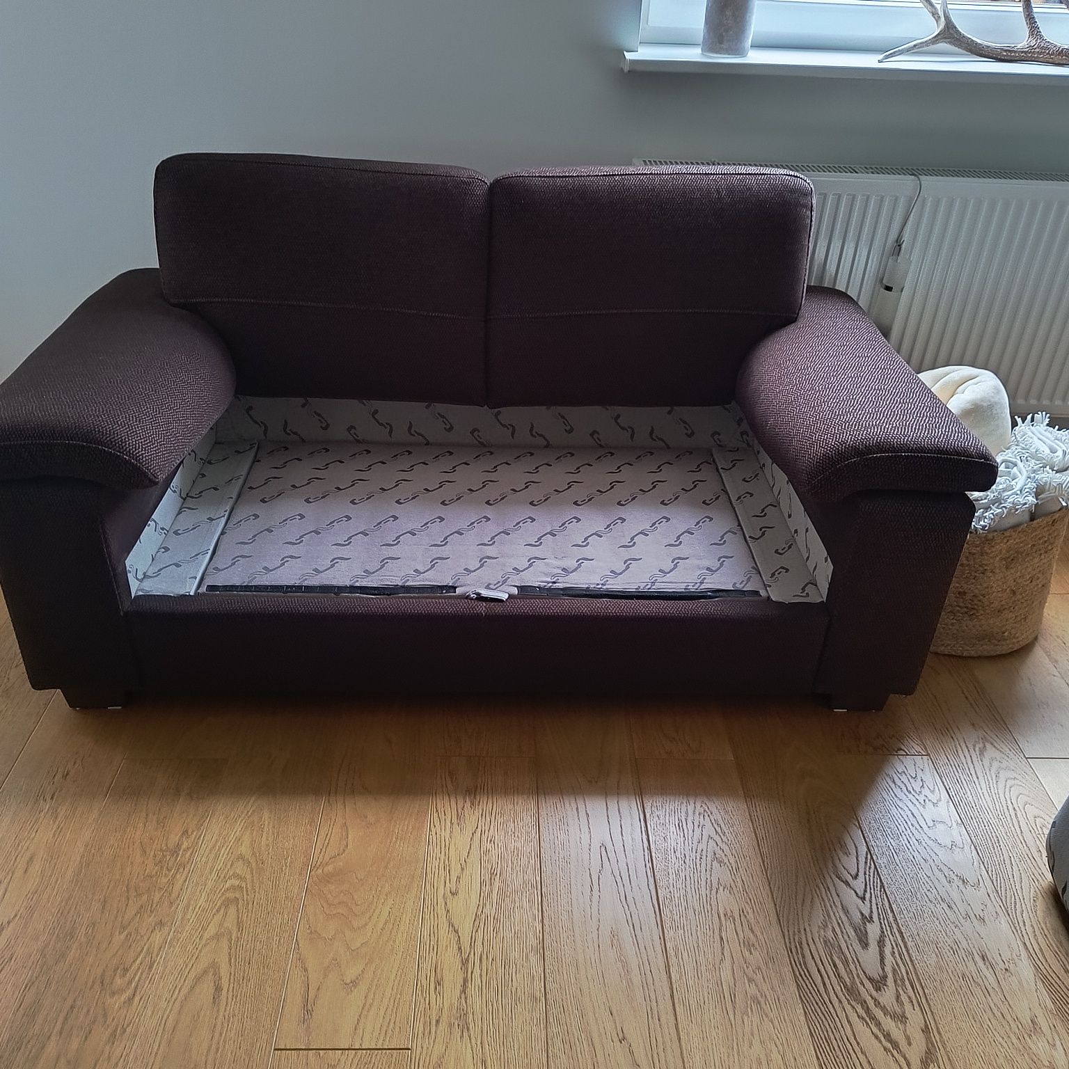 Sofa 2 osobowa ze schowkiem na pościel jak nowa
