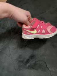 Nike buciki dla dziewczynki 21