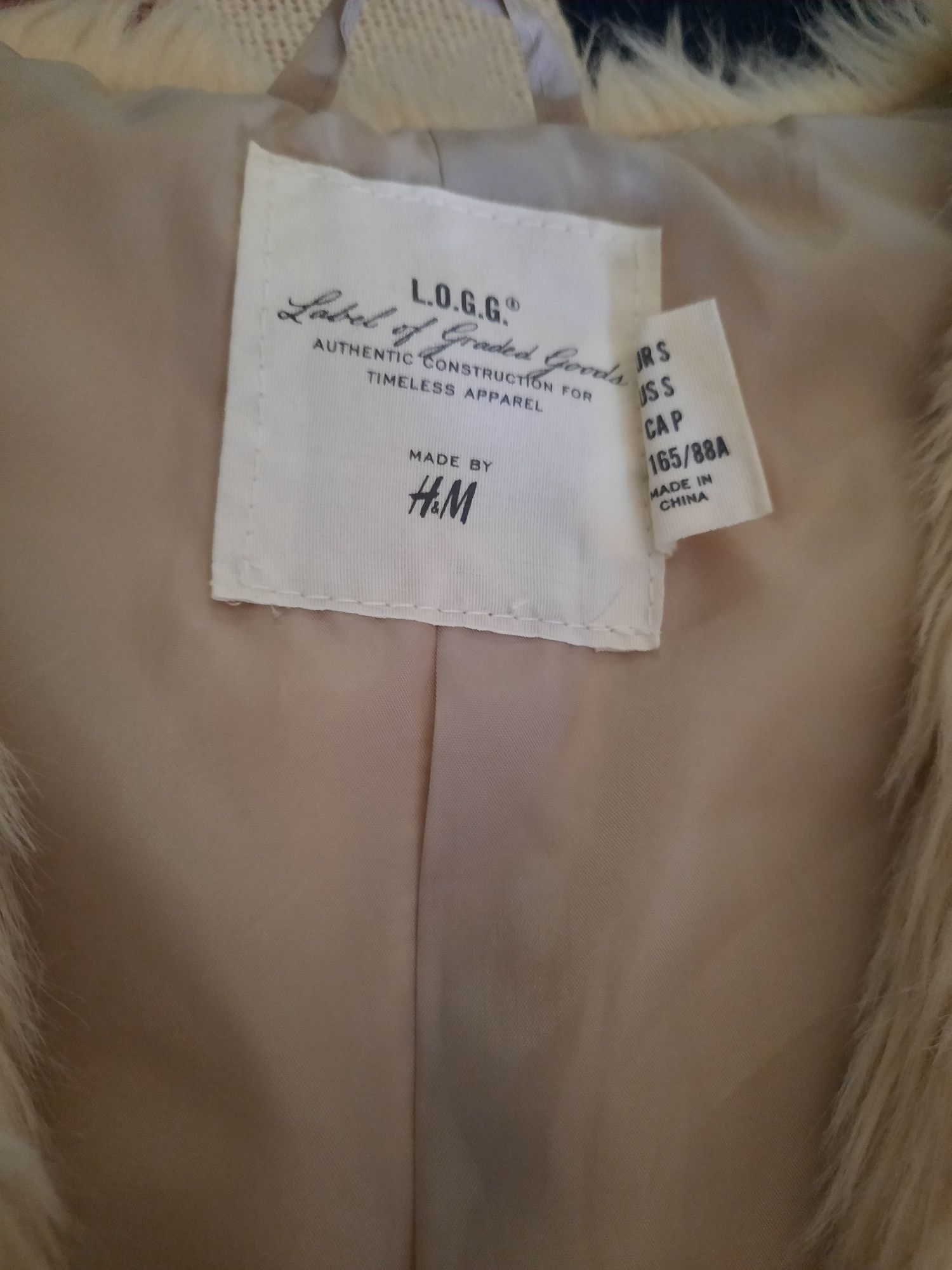 Kamizelka H&M S misiu kożuch