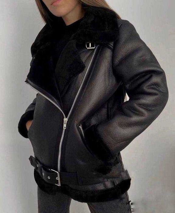 Чорна дублянка в гарному стані