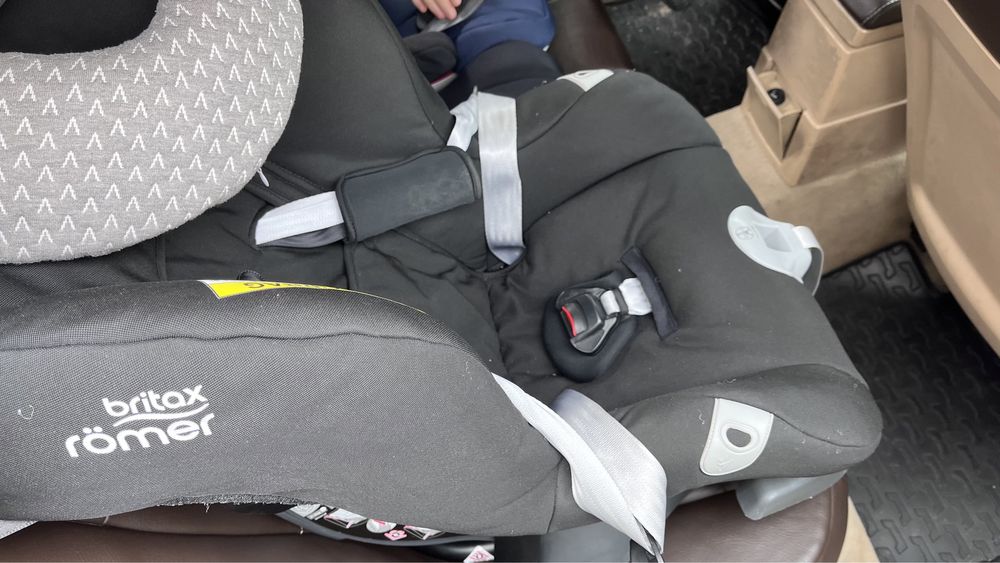 Продам Автокрісло Britax Römer First Class Plus (Cosmos Black)