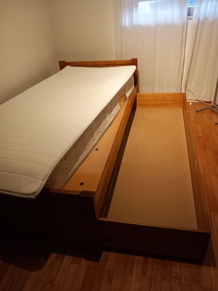 Cama de solteiro com gavetao