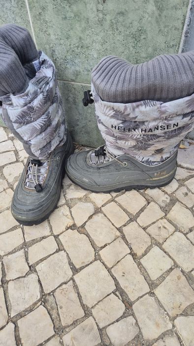Botas para neve usadas