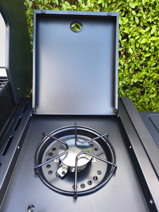 Solidny Grill gazowy z szybą miejscem na butle LANDMANN  BLACKCOOK 3+1