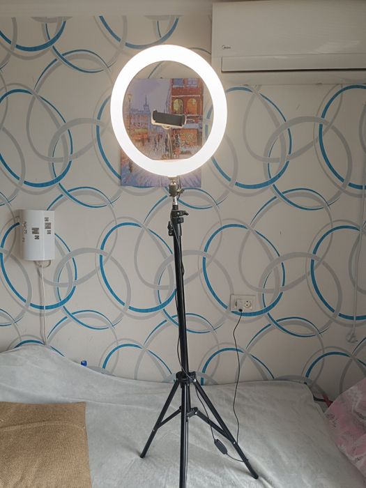 Лампа кольцевая светодиодная