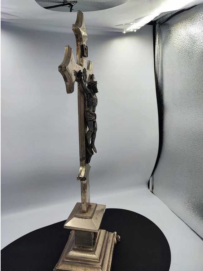 Secesyjny stojący krzyż,wys.51,3 cm.