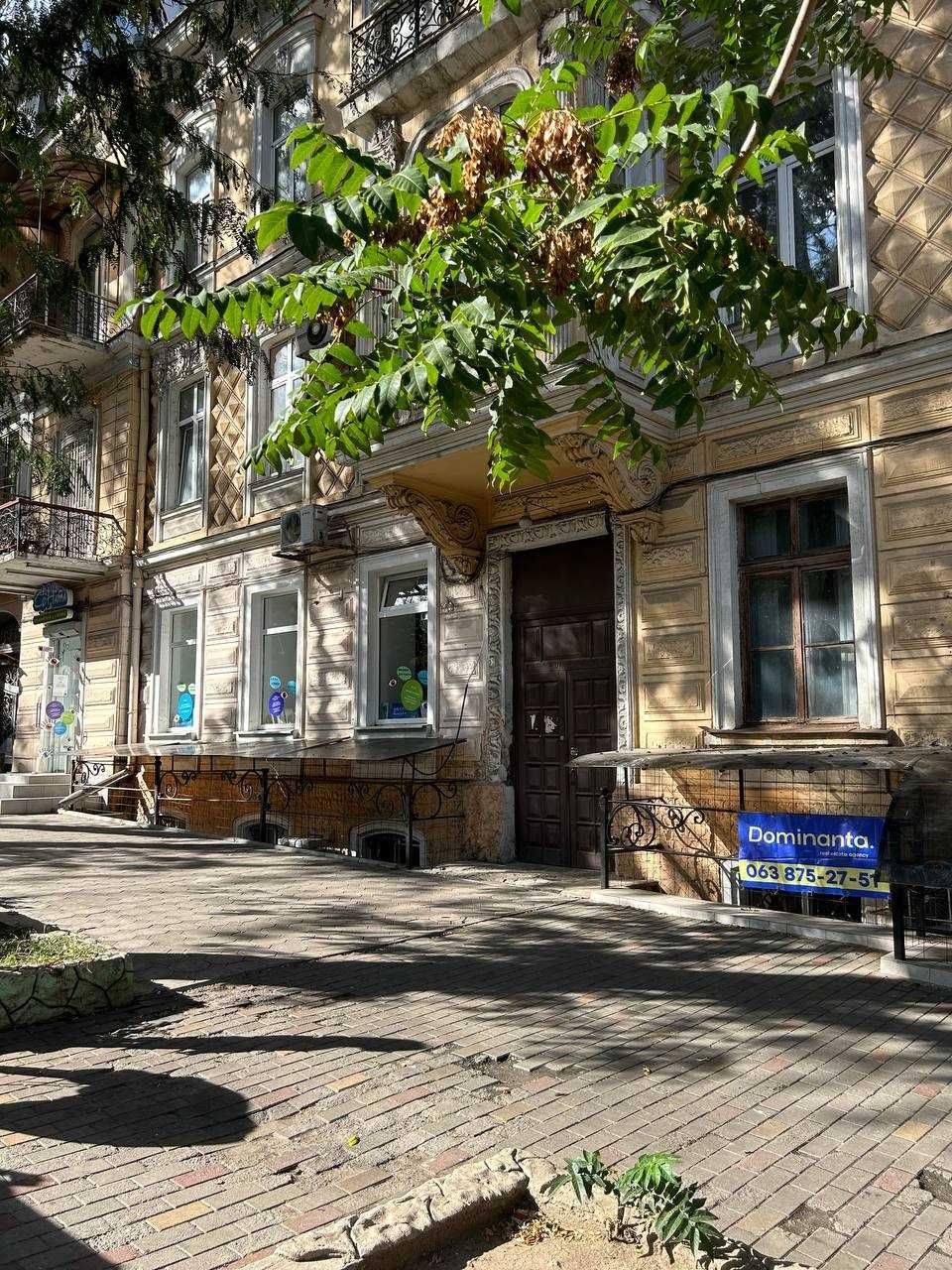 Фасадное помещение 135 м2. Ремонт. Центр.