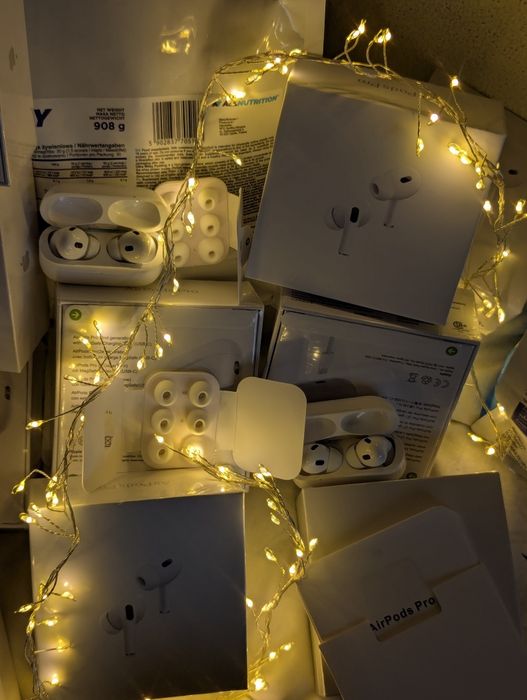‼️ПОДАРОК‼️AirPods Pro 2 - Святковий вибір, нова упаковка 

упаковка!