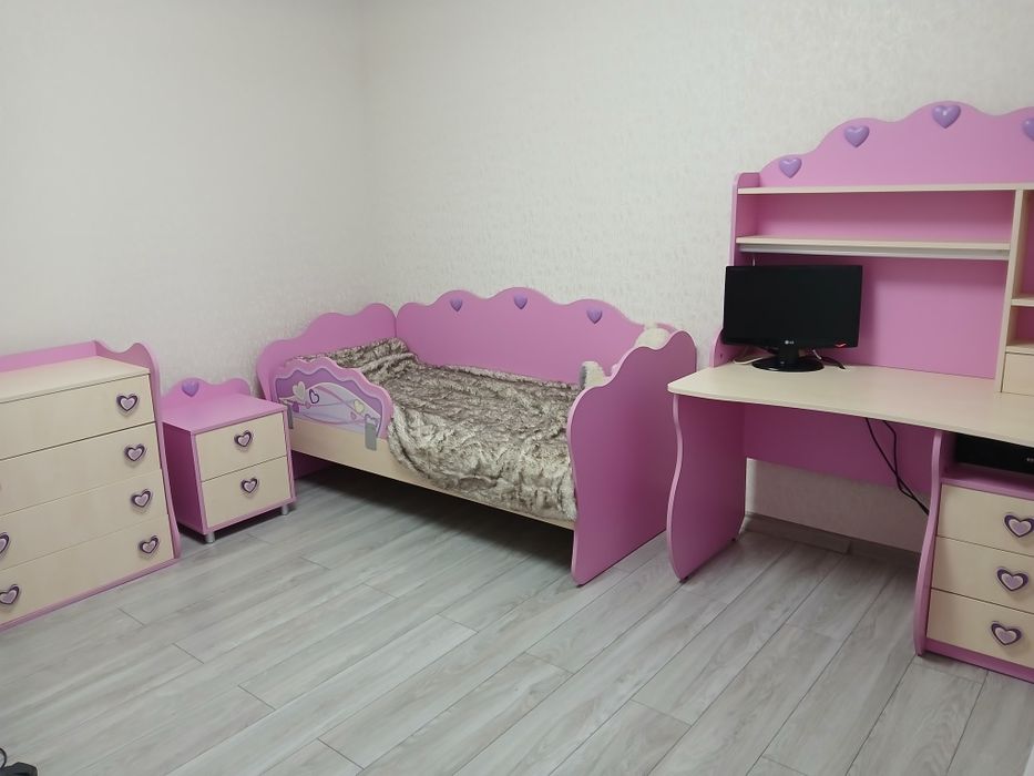 Дитячі меблі для дівчинки