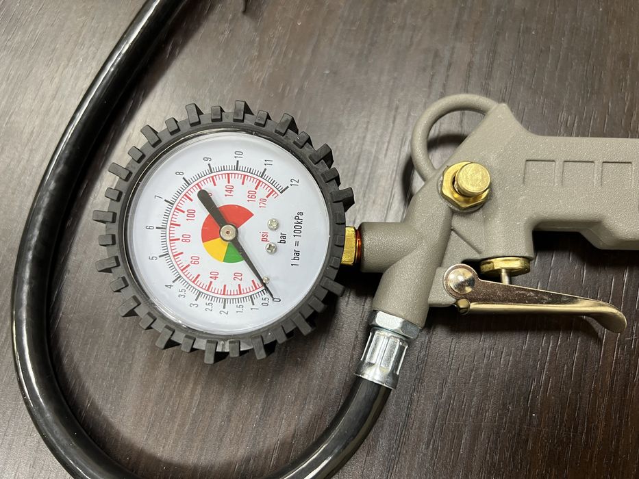 Пистолет для подкачки колес с манометром AIRKRAFT STG-05