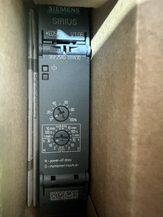 Реле часу, реле времени Siemens 3RP2525/3RP2540-1AW30