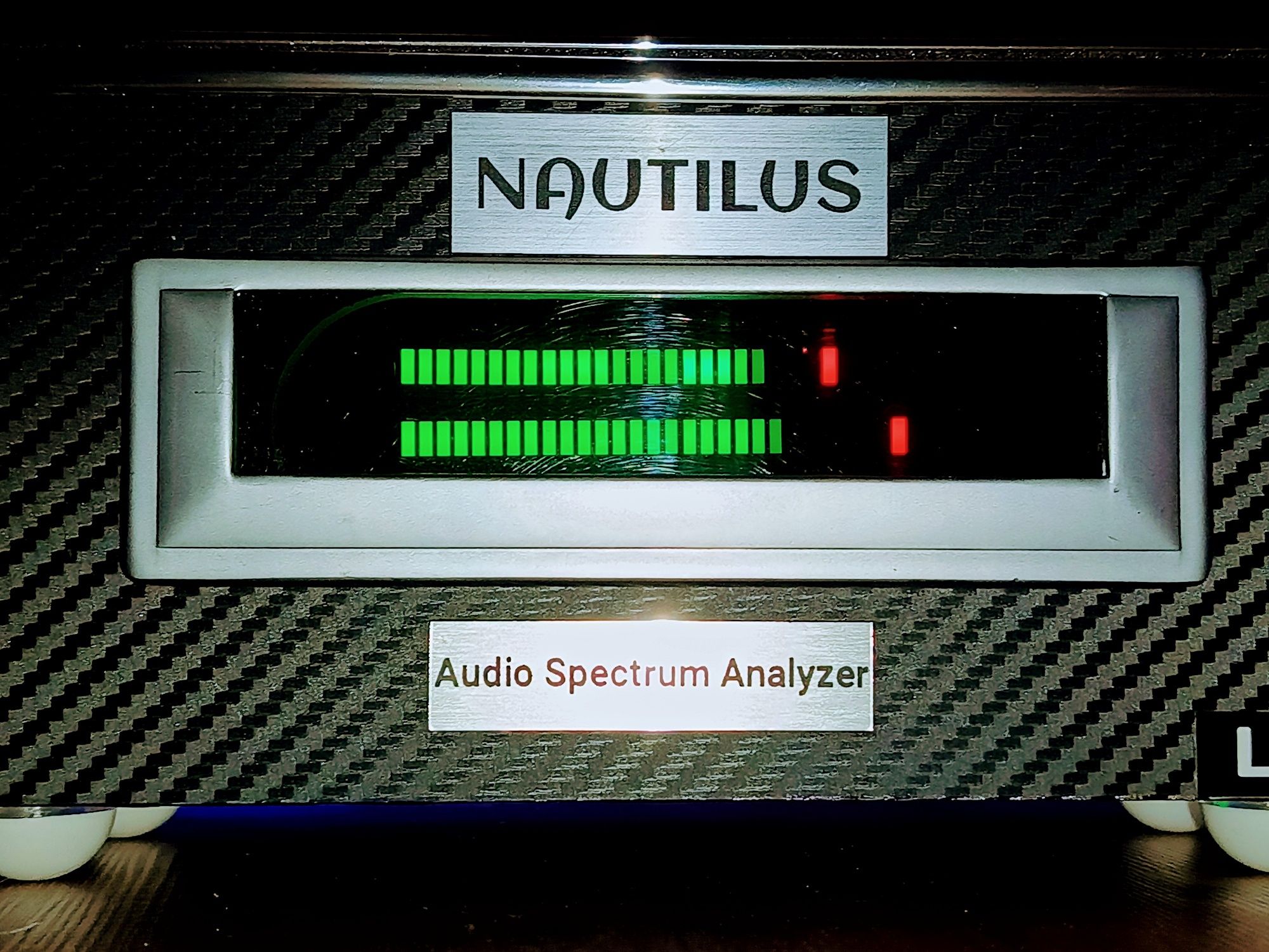 Nautilus - stereofoniczny wskaźnik LED wysterowania sygnału audio.