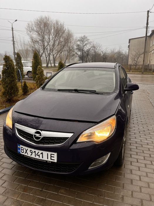 Продам власне авто Opel Astra J