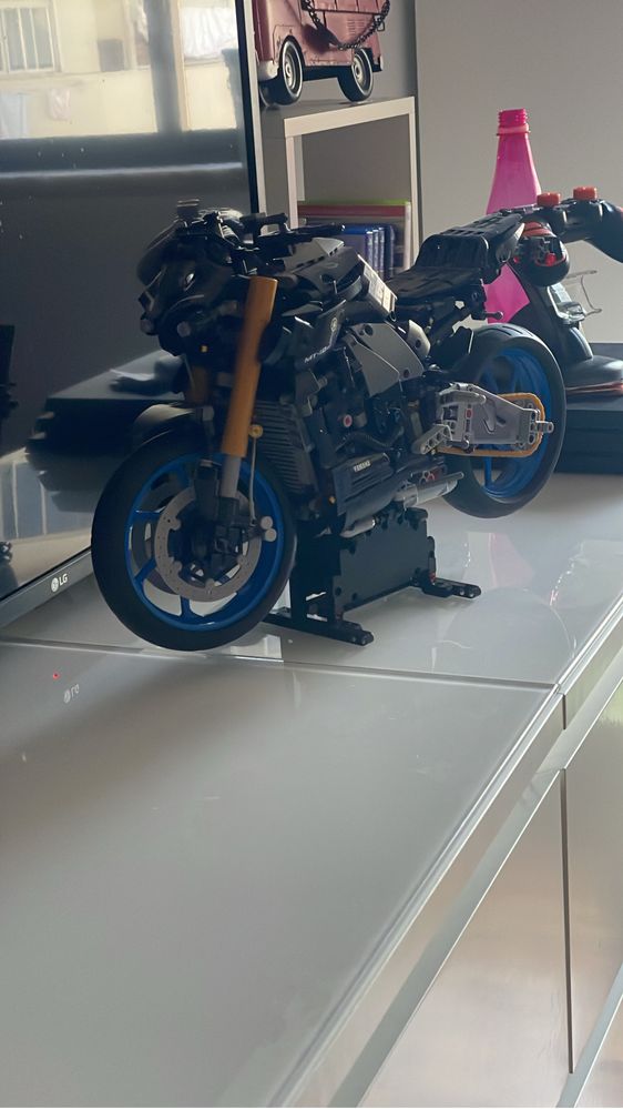 Lego Technic Yamaha MT-10sp 42159
