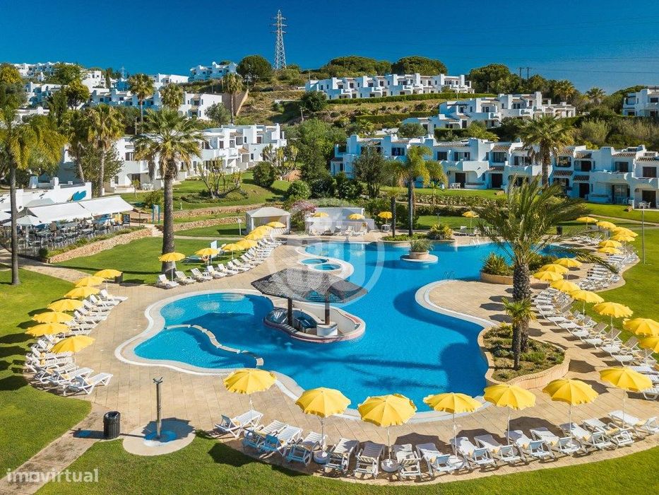 Apartamento com 1 quarto em excelente resort com 4 piscinas e vário...