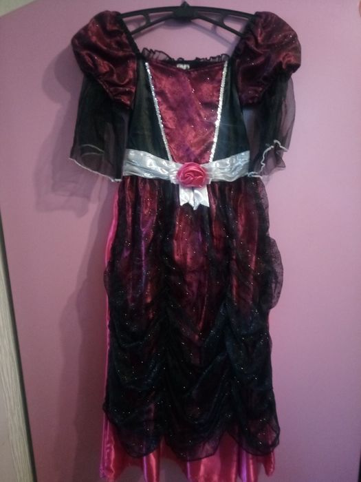 Платье нарядное карнавальное принцесы 128-140рост хелуин