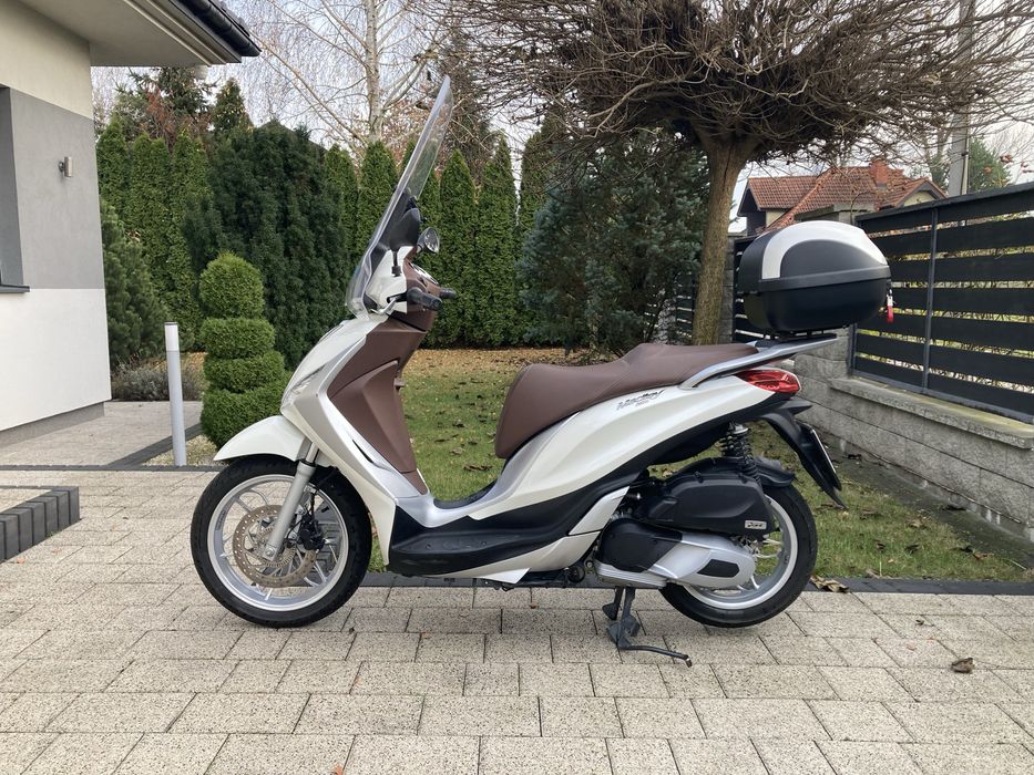 Skuter Piaggio Medlay ABS / 125 / 15KM / duża szyba / kufer