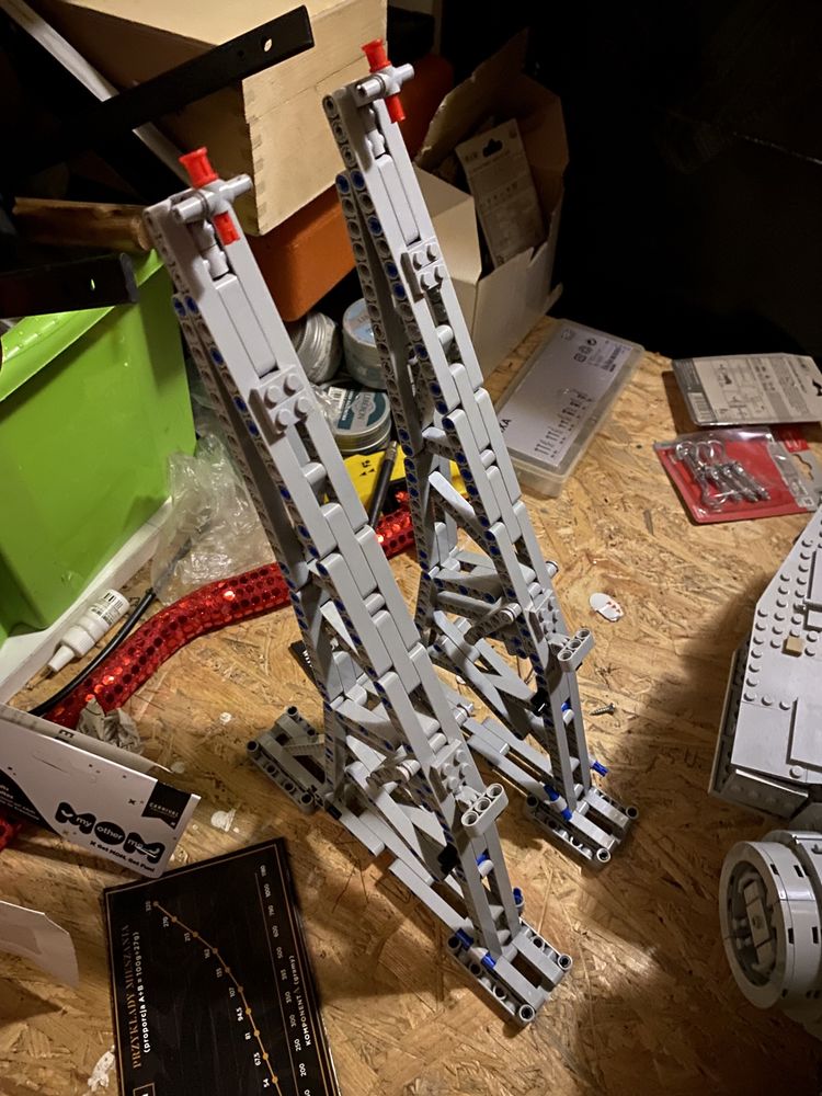 Lego Sokół Falcon Millenium 75192 + Stojak