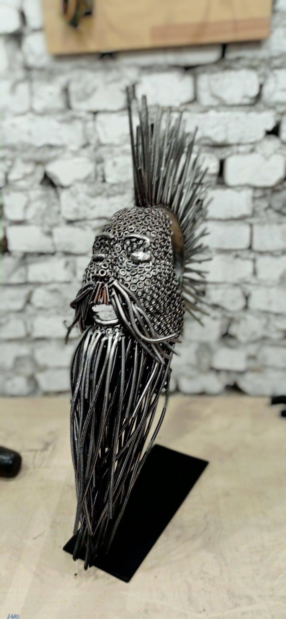 Скульптура из металла в barbershop барбершоп