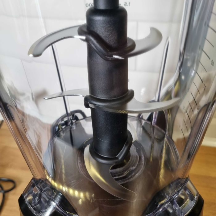 Blender kielichowy Ninja Detect Power Pro TB201EU 1200W wyświetlacz