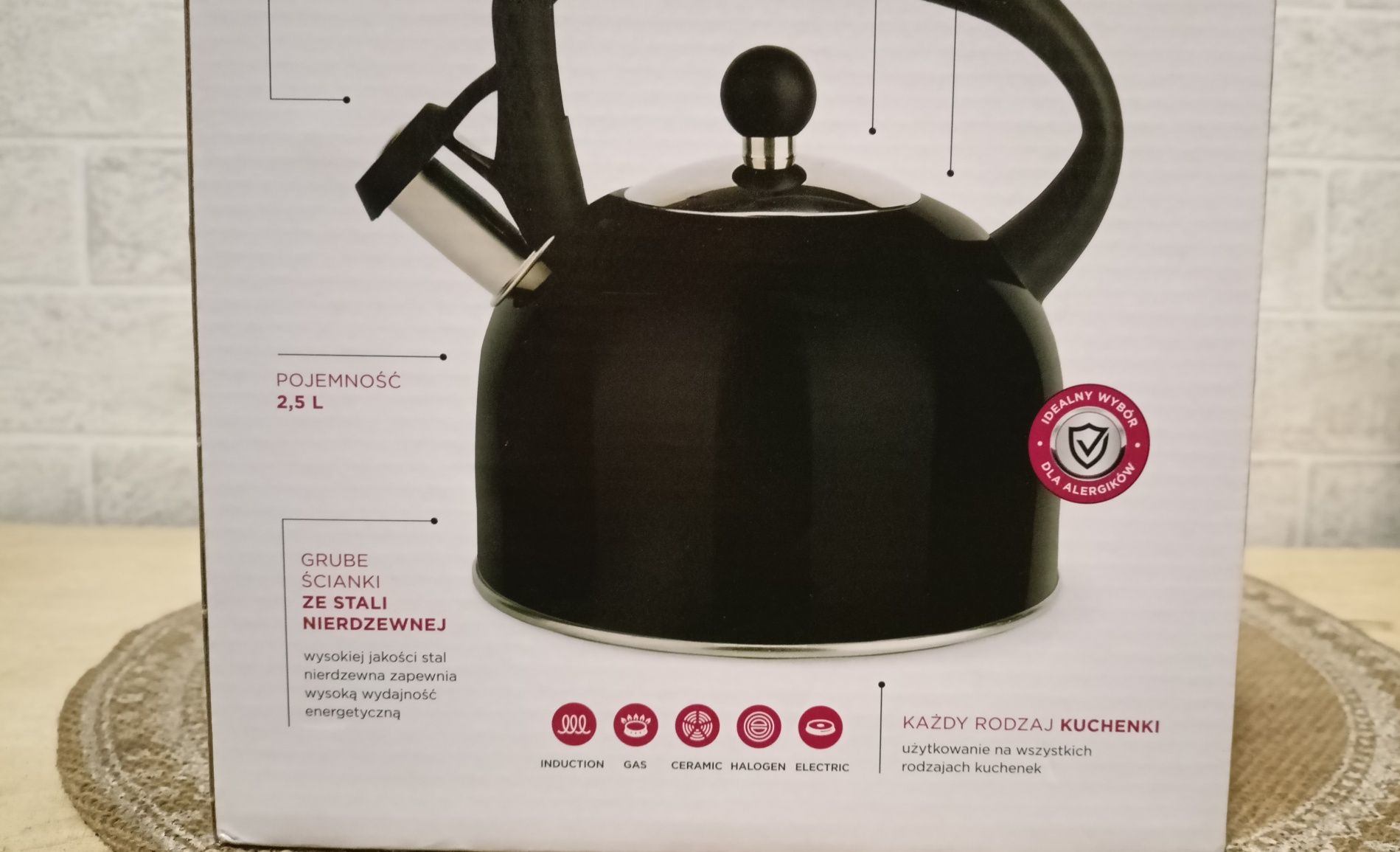 Nowy Czajnik z gwizdkiem 2.5 l czarny