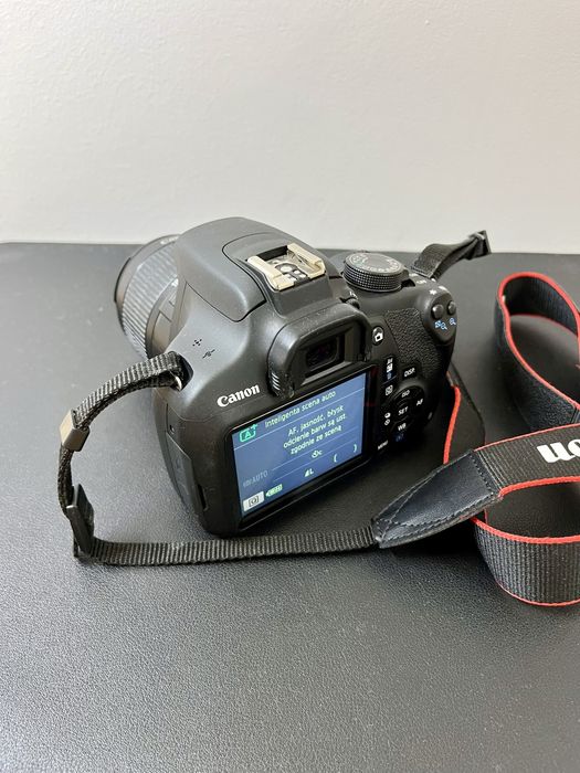 Lustrzanka Canon Eos 1200D + obiektyw 18-55 mm idealny