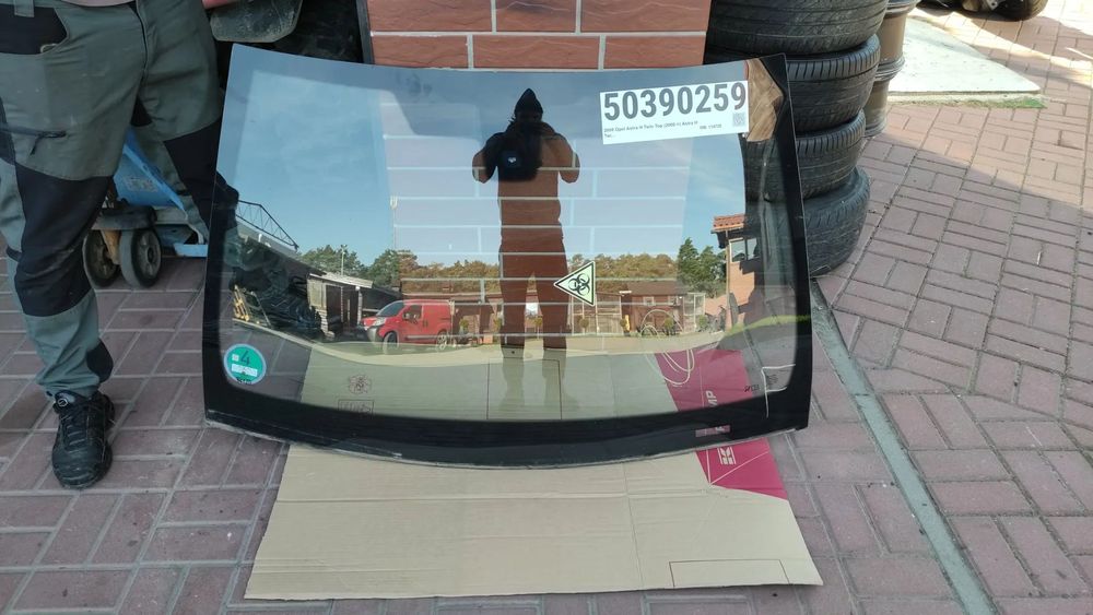 Przednia szyba Opel Astra H cabrio twintop