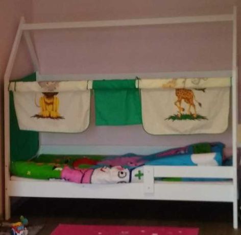 Łóżeczko domek z dwoma materacami dla dziecka