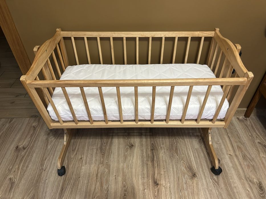 Łóżeczko, kołyska drewniana z baldachimem 40x90