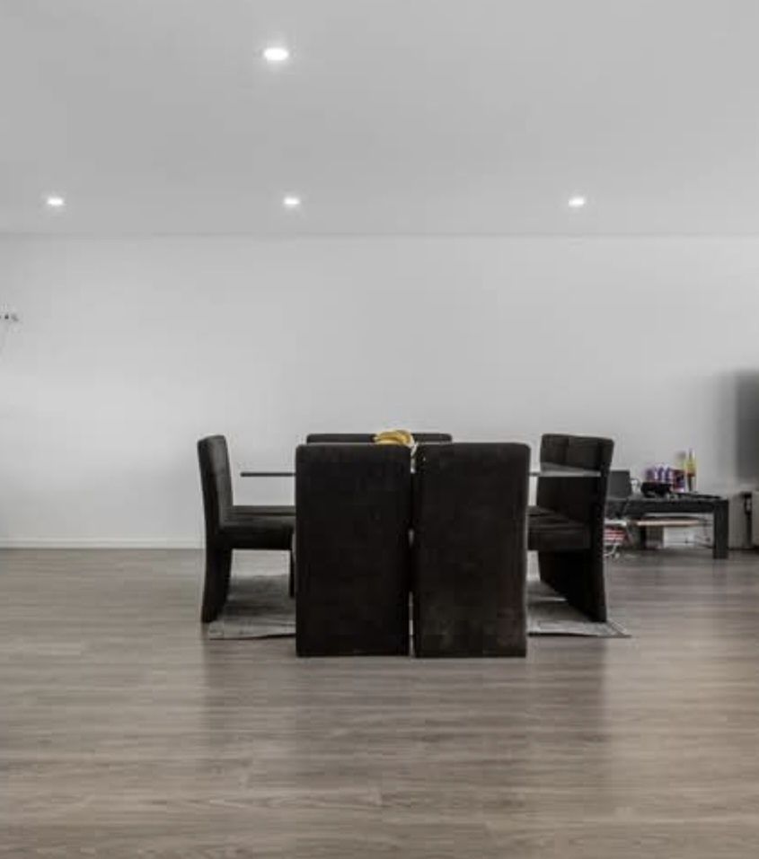 Excelente oportunidade! Vendo Mesa sala de jantar em vidro + 8 cadeira