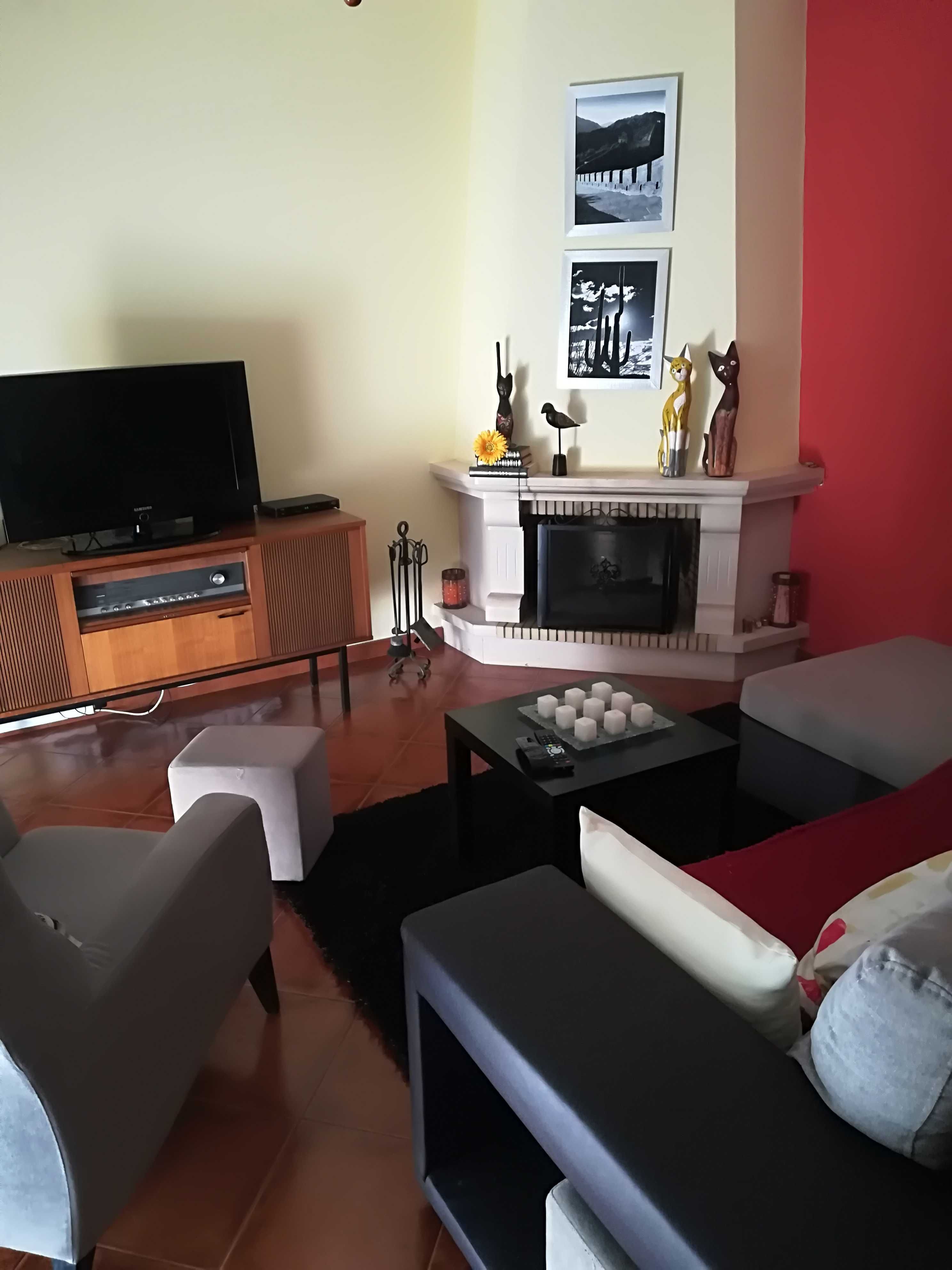 Moradia bifamiliar em Chainça, Abrantes com sótão, estilo duplex