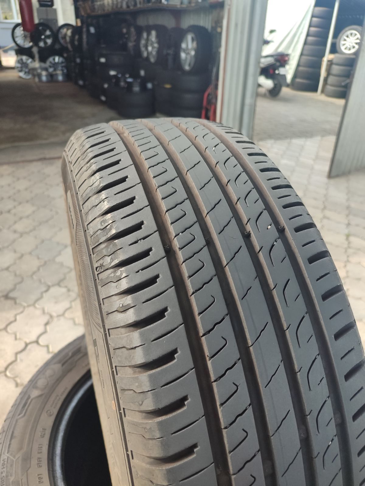 Продам Шини на 16 BARUM 215*65. Літо 2019 року