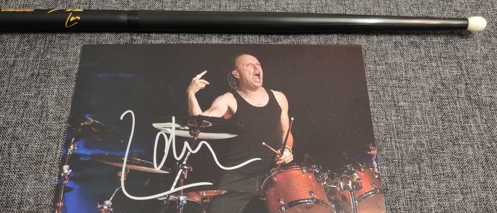 Автограф и барабанная палочка Metallica. Ларс Ульрих. Lars Ulrich.