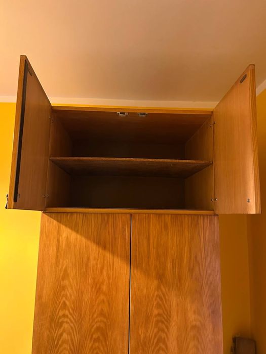 Wysoka Szafa Dwudrzwiowa z Nadstawką i Szufladami – Duża Pojemność!