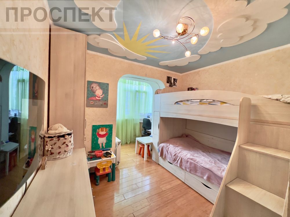 Продам 3-х кімн.квартиру вул. Героїв Крут( 12 мкр).