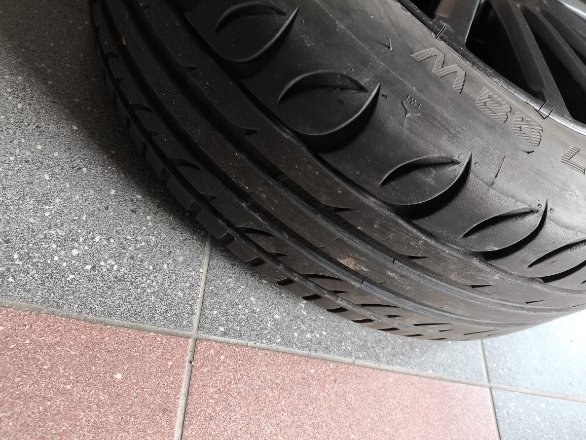 Alufelgi Volvo 17 cali 215/55 czarne felgi + opony letnie Kormoran