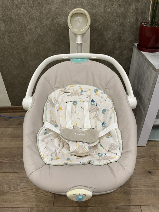 Крісло-гойдалка 2в1 Joie. Працює і від павера і від мережі