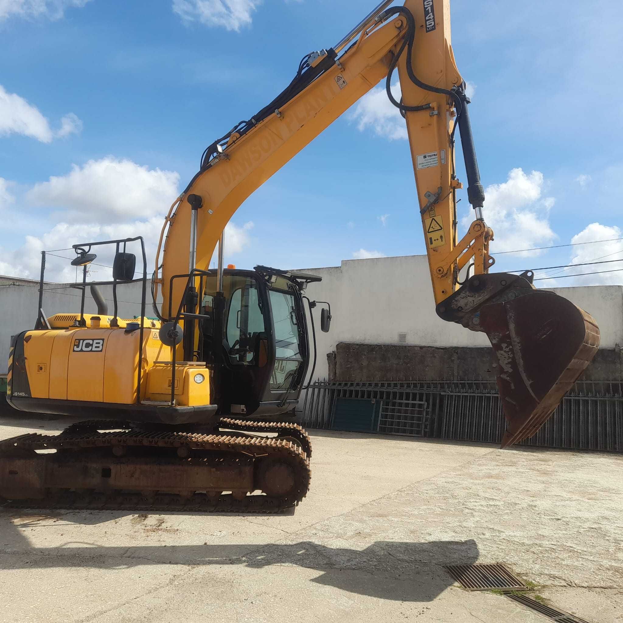 Máquina giratória JCB JS 145