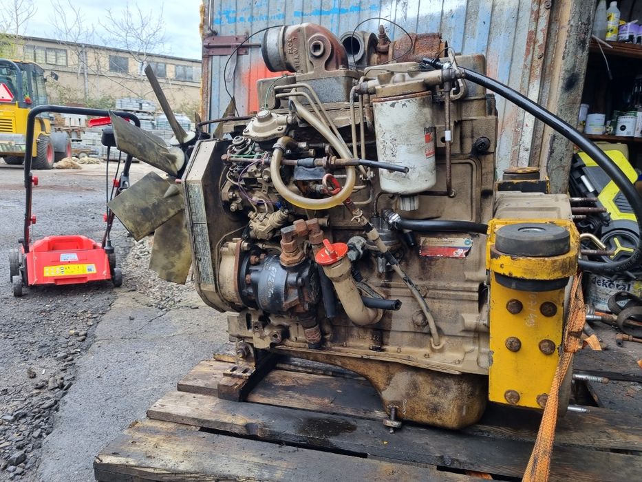 Silnik cummins 4b 3.9  4bt 3.9 Mecalac Case