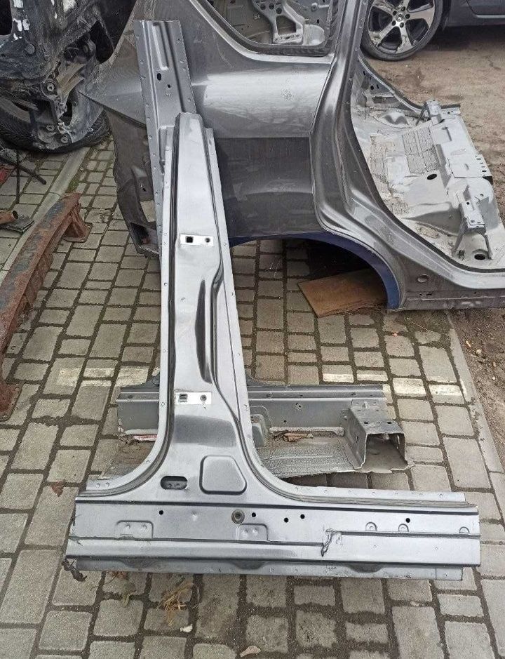 Четверть перед право FV6Z16055A ,стойка,  крыша Ford C-Max MK2 13-18