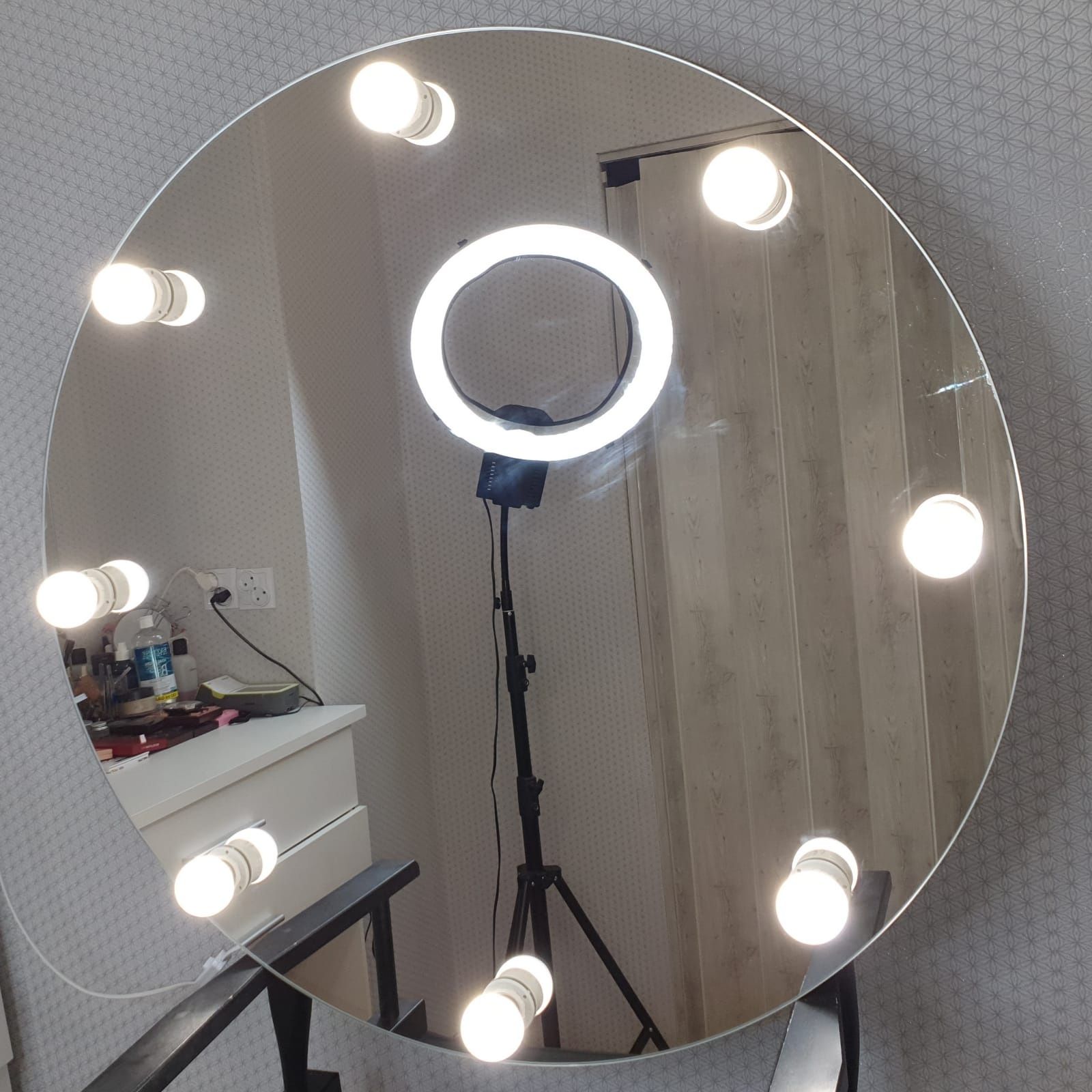 Lustro make-up Led do makijazu wizażu z żarówkami okrągłe 80cm