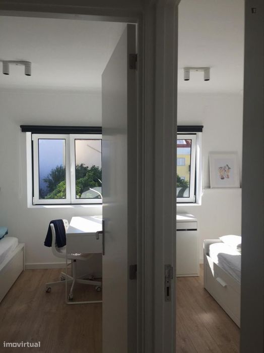 Quarto - localizado em Setubal