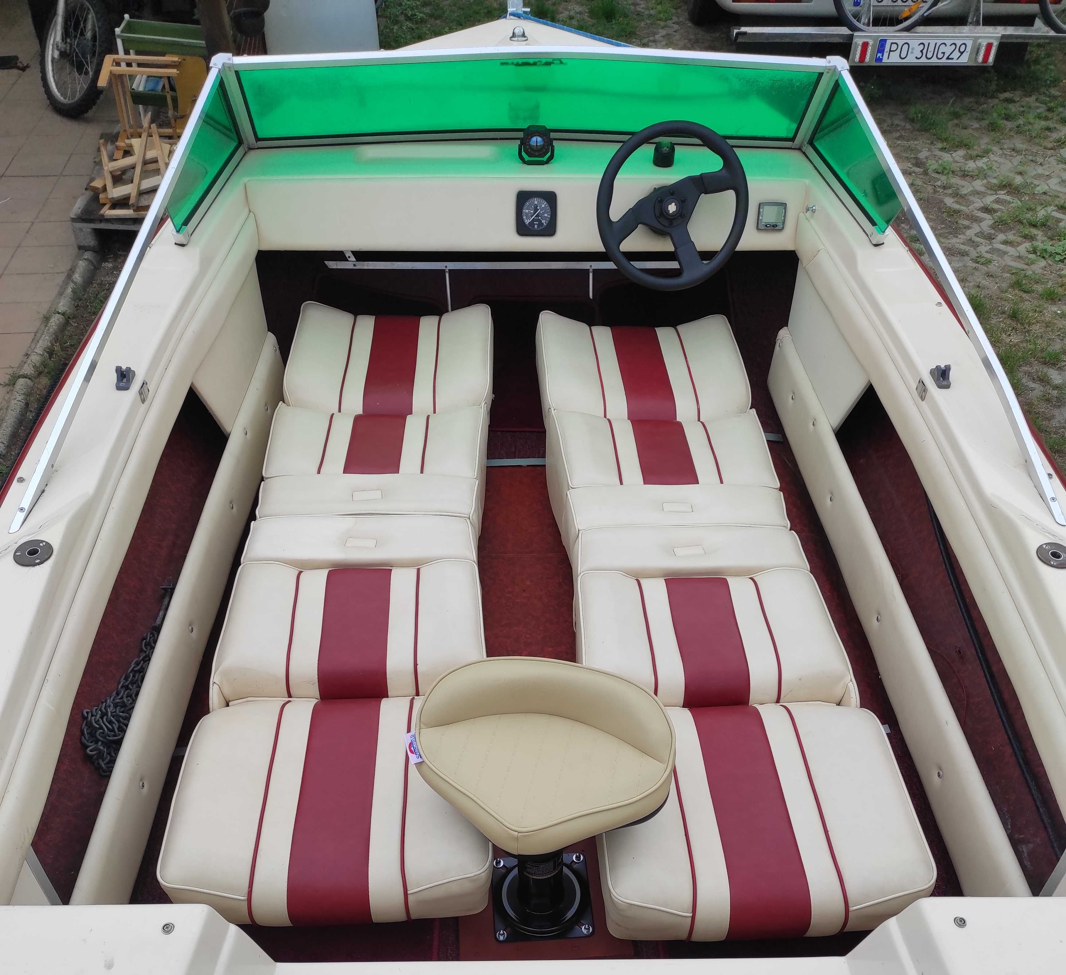 Motorówka Glastron La raya model V142