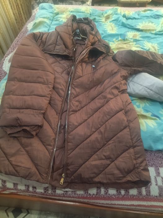 Легенький жіночий пуховик